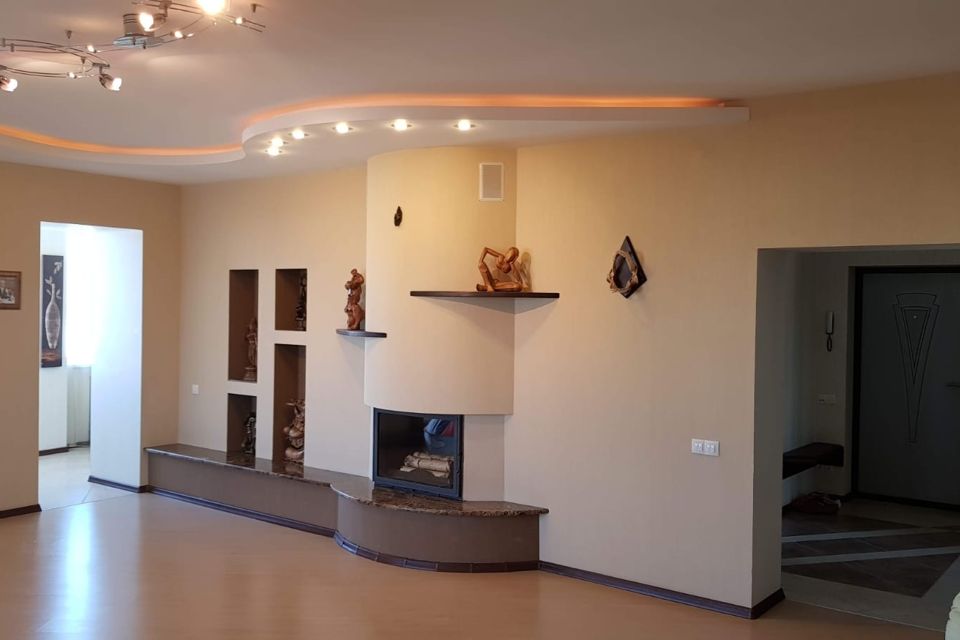 Продаётся 2-комнатная квартира, 126 м²