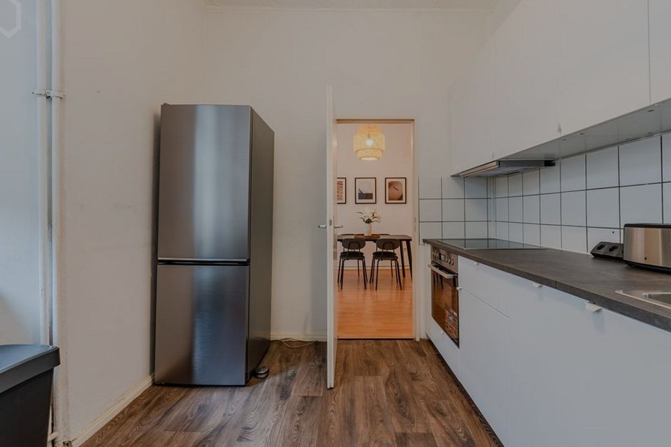 Продаётся 1-комнатная квартира, 65 м²