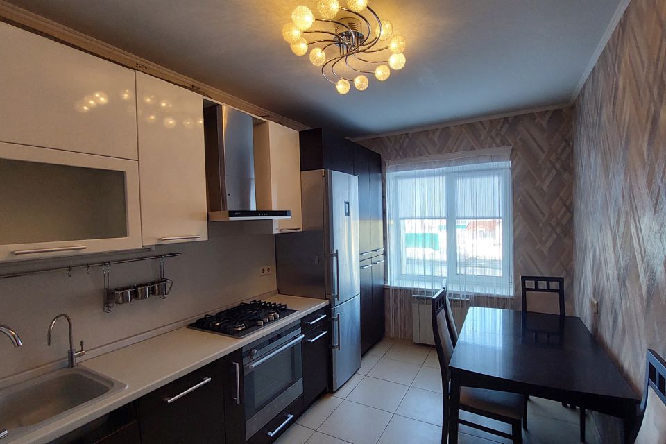 Сдаётся 2-комнатная квартира, 69.7 м²