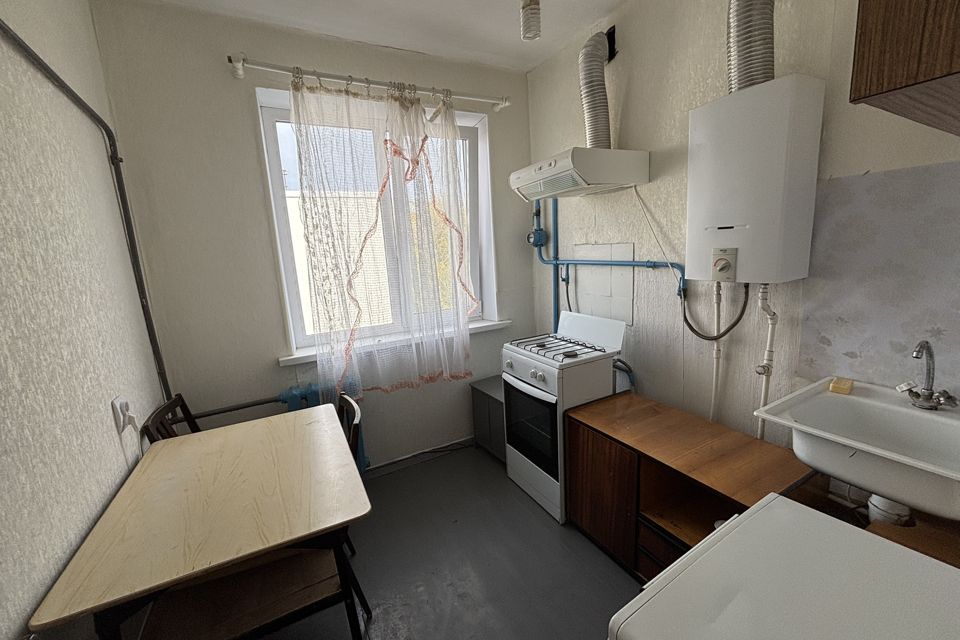 Продаётся 3-комнатная квартира, 47.4 м²
