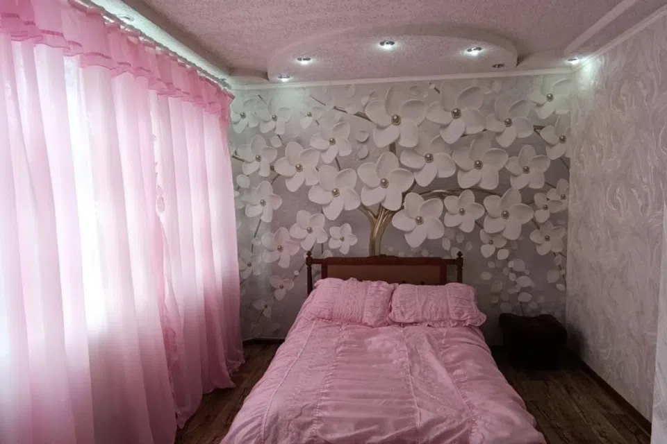 Продаётся 4-комнатная квартира, 61 м²