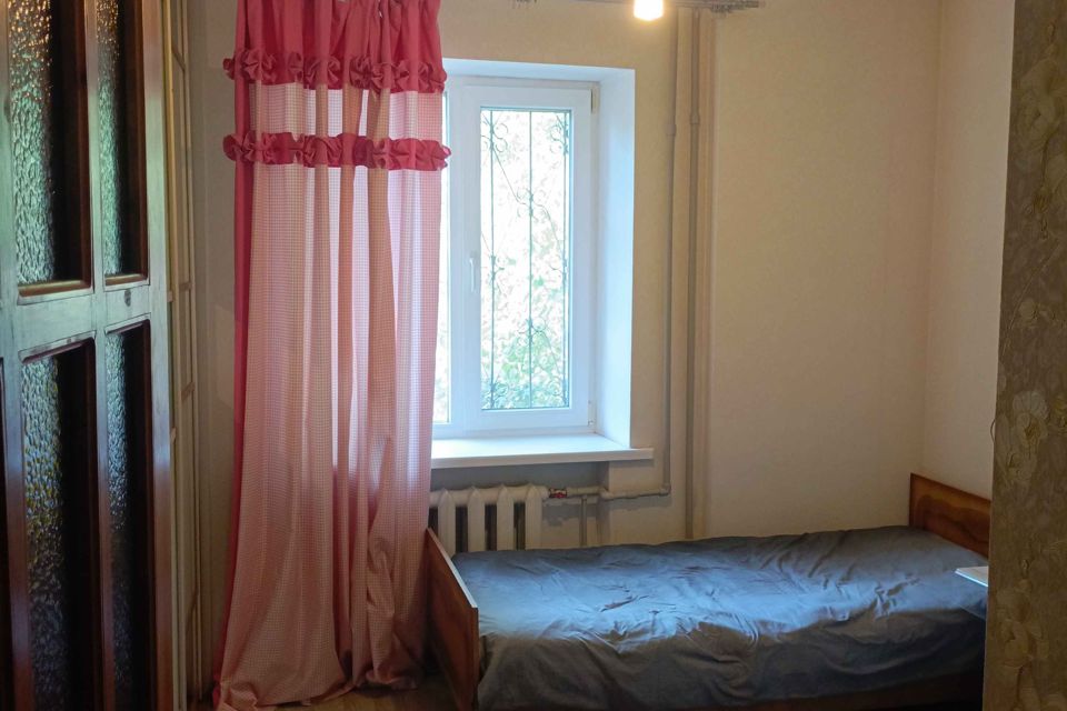 Продаётся 3-комнатная квартира, 45.5 м²