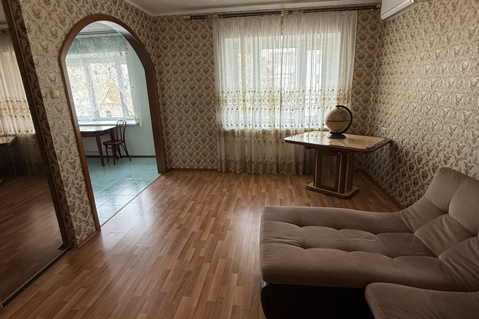 Продаётся 4-комнатная квартира, 107.4 м²
