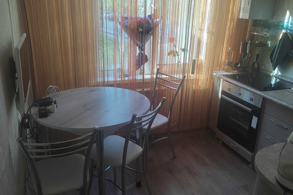 Продаётся 3-комнатная квартира, 60.5 м²