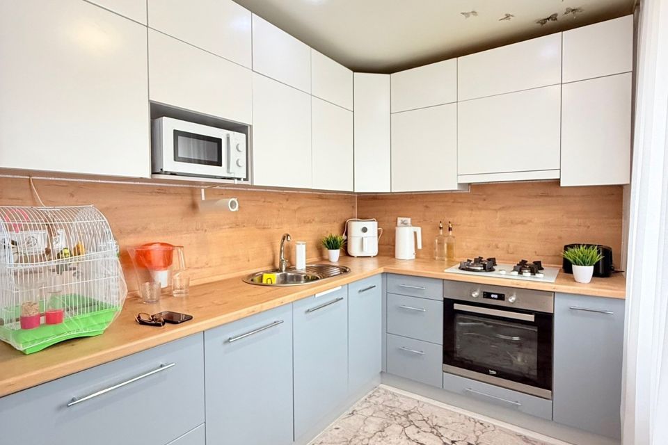 Продаётся 4-комнатная квартира, 61.1 м²