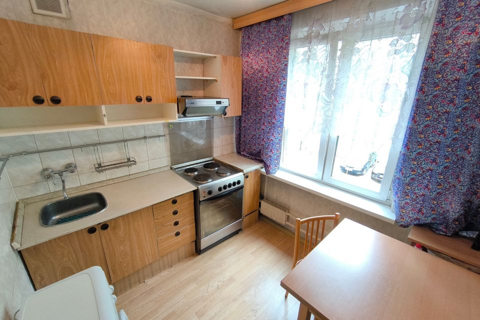 Продаётся 3-комнатная квартира, 58.4 м²
