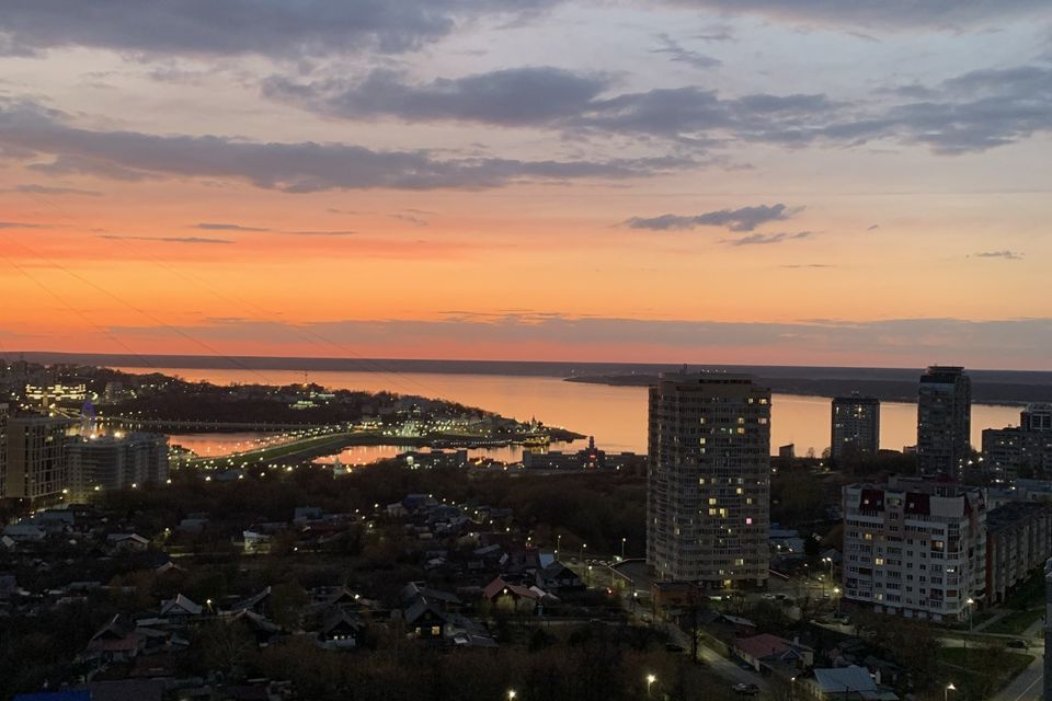 Продаётся 5-комнатная квартира, 200 м²