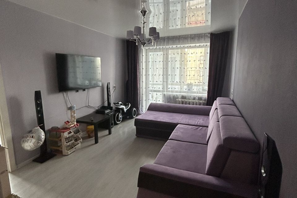 Продаётся 3-комнатная квартира, 52.9 м²