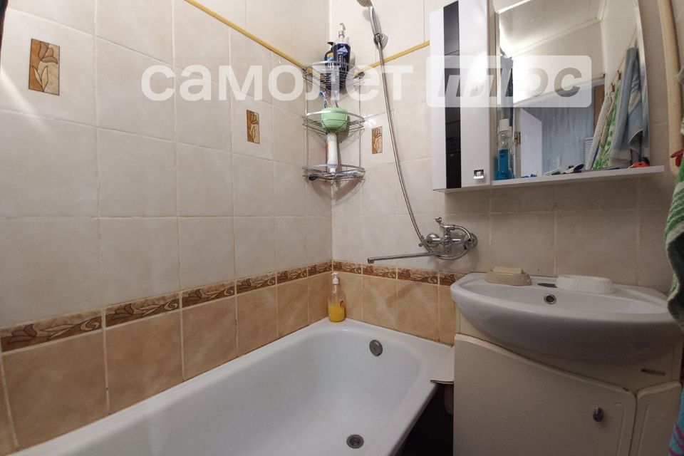 Продаётся 3-комнатная квартира, 59.3 м²