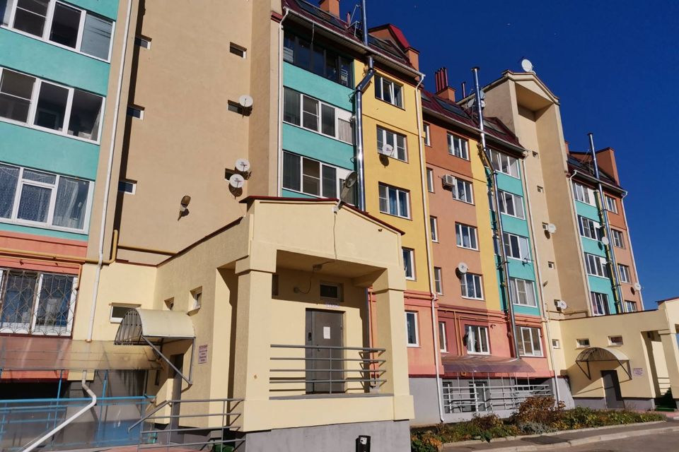 Продаётся 4-комнатная квартира, 125.9 м²