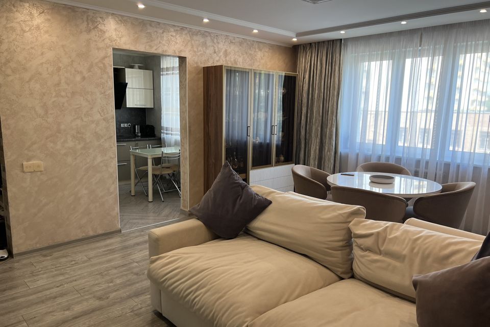Продаётся 4-комнатная квартира, 80.8 м²