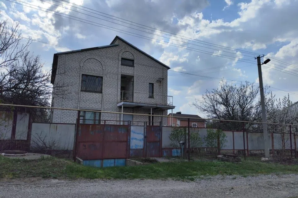 Продаётся 2-этажный дом, 240 м²