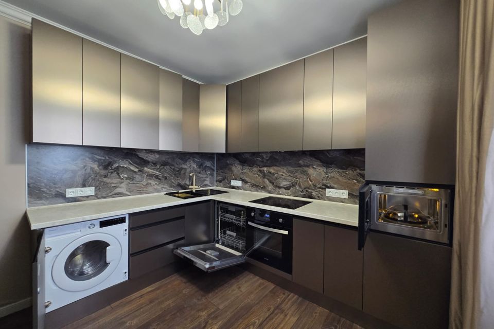 Продаётся 4-комнатная квартира, 100 м²