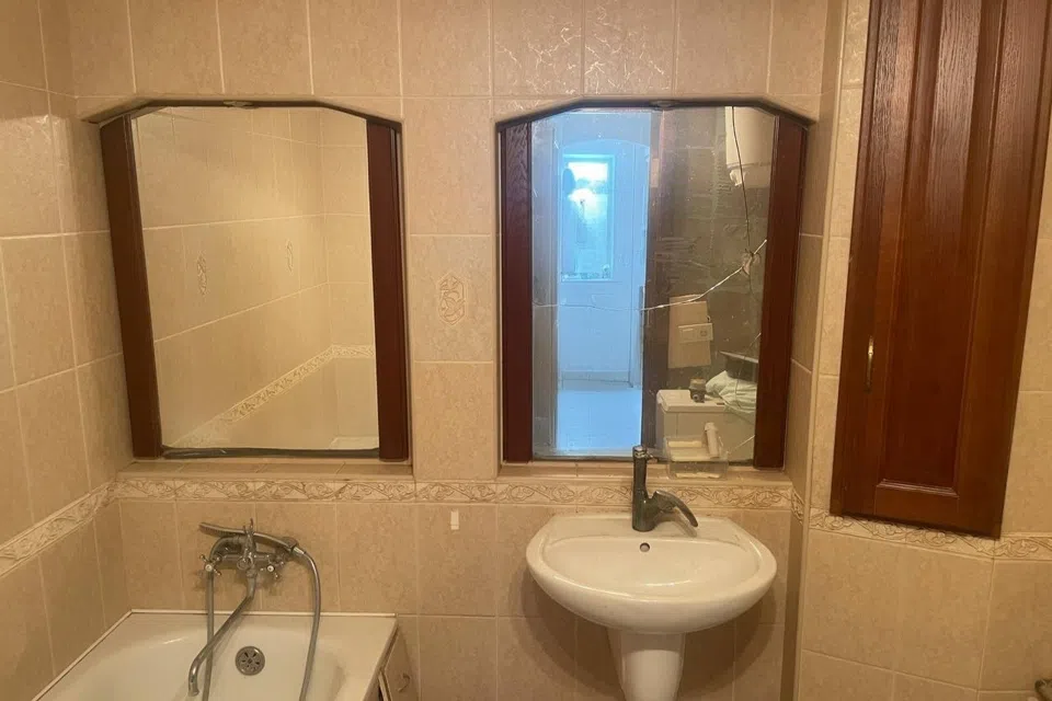 Продаётся 3-комнатная квартира, 57.3 м²