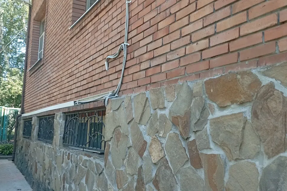 Продаётся 3-этажный дом, 470 м²