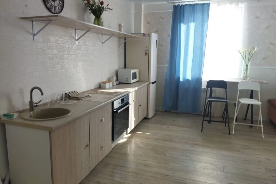Сдаётся 2-комнатная квартира, 56 м²
