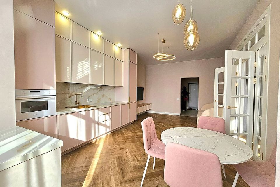 Продаётся 1-комнатная квартира, 66 м²