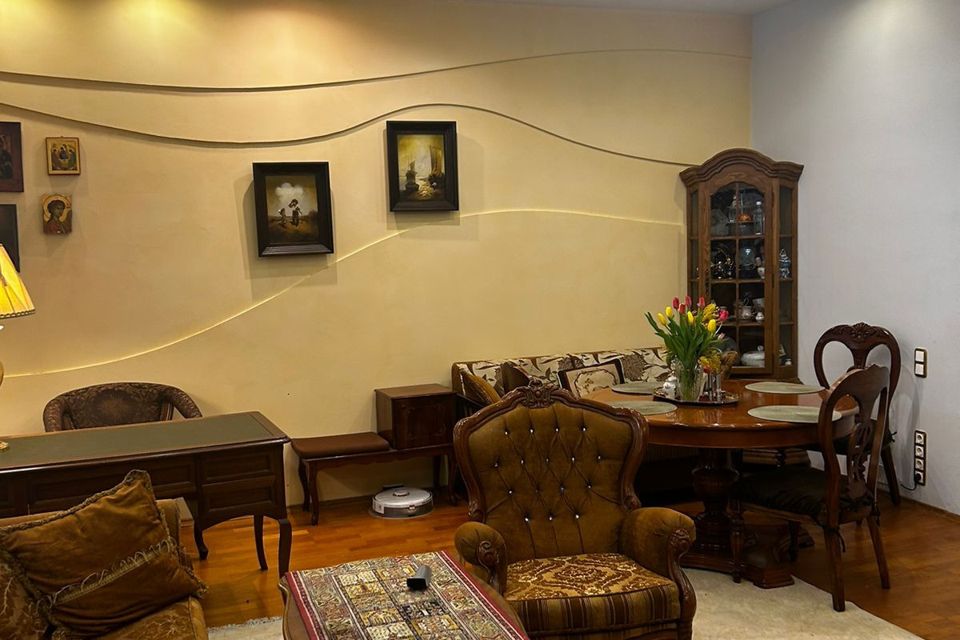 Сдаётся 2-комнатная квартира, 75 м²