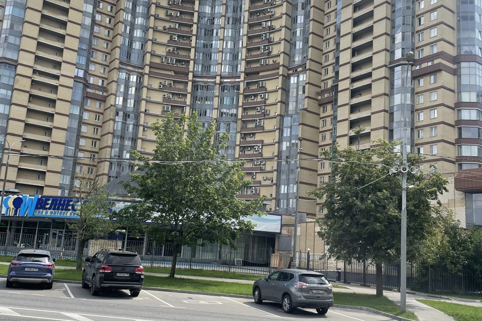 Продаётся 2-комнатная квартира, 101.6 м²