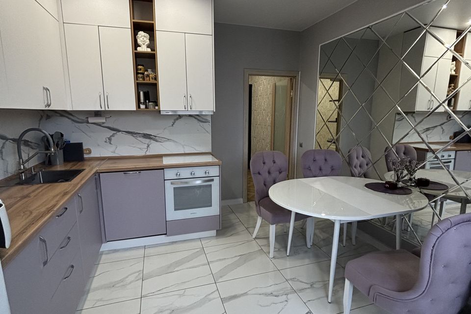 Продаётся 3-комнатная квартира, 81.8 м²