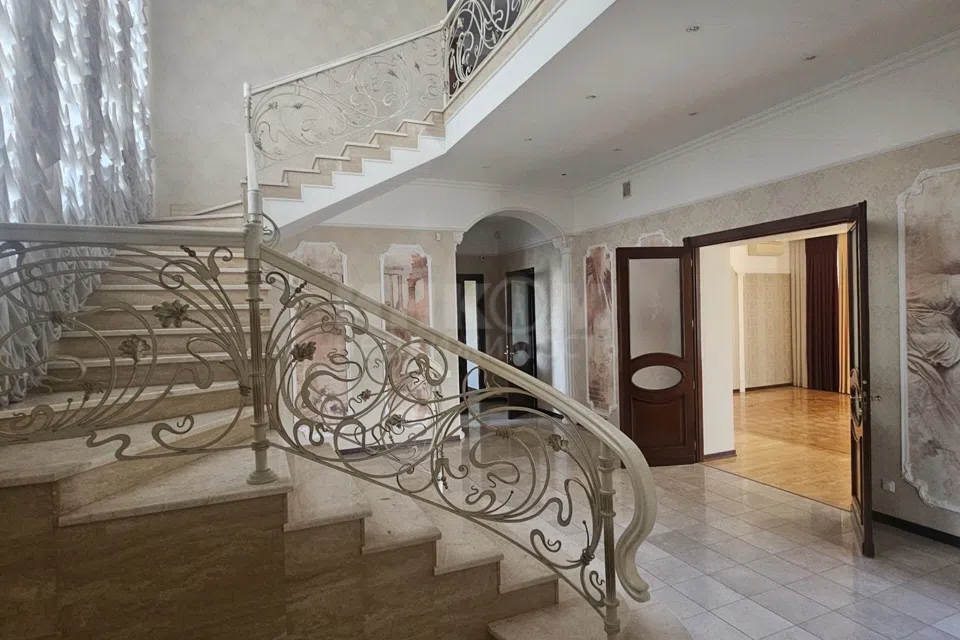 Продаётся 2-этажный дом, 365 м²
