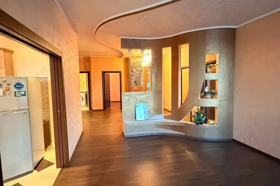 Продаётся 3-комнатная квартира, 126 м²