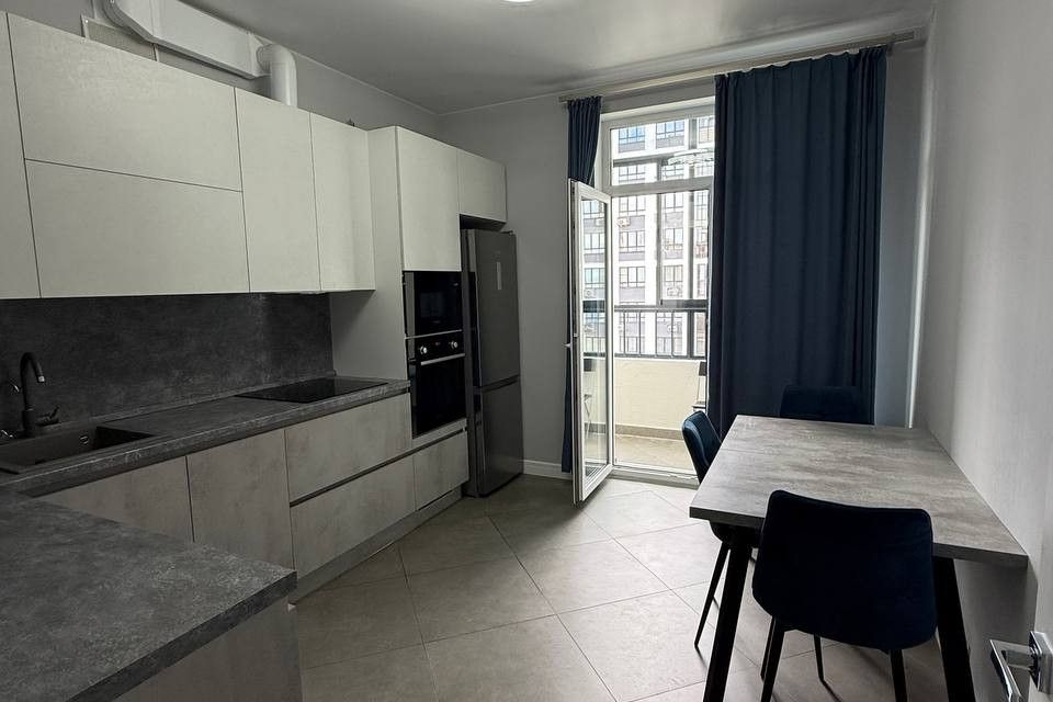 Продаётся 1-комнатная квартира, 57 м²