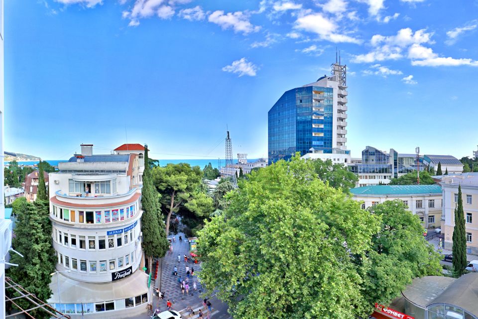 Продаётся 2-комнатная квартира, 56.5 м²