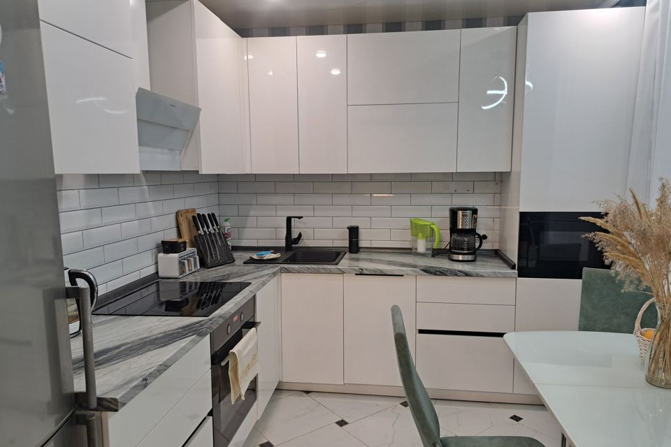 Продаётся 3-комнатная квартира, 65.9 м²
