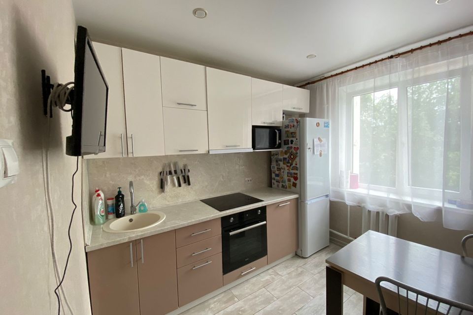 Продаётся 4-комнатная квартира, 70.1 м²