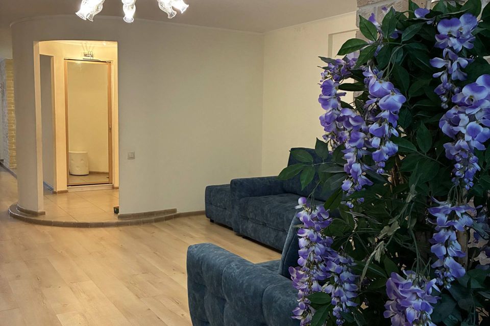 Продаётся 3-комнатная квартира, 124.6 м²