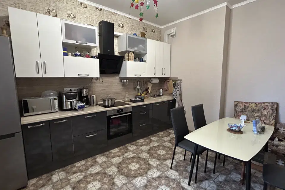 Продаётся 3-комнатная квартира, 96.8 м²