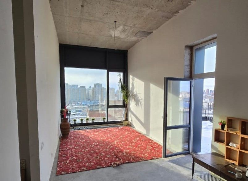 Продаётся 3-комнатная квартира, 77 м²
