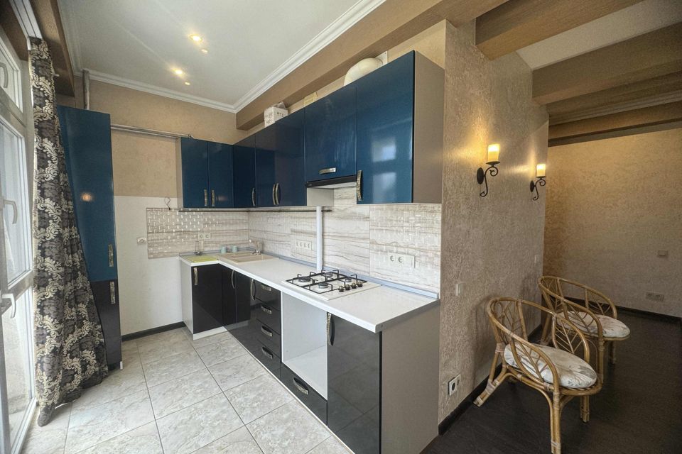 Продаётся 2-комнатная квартира, 55.7 м²