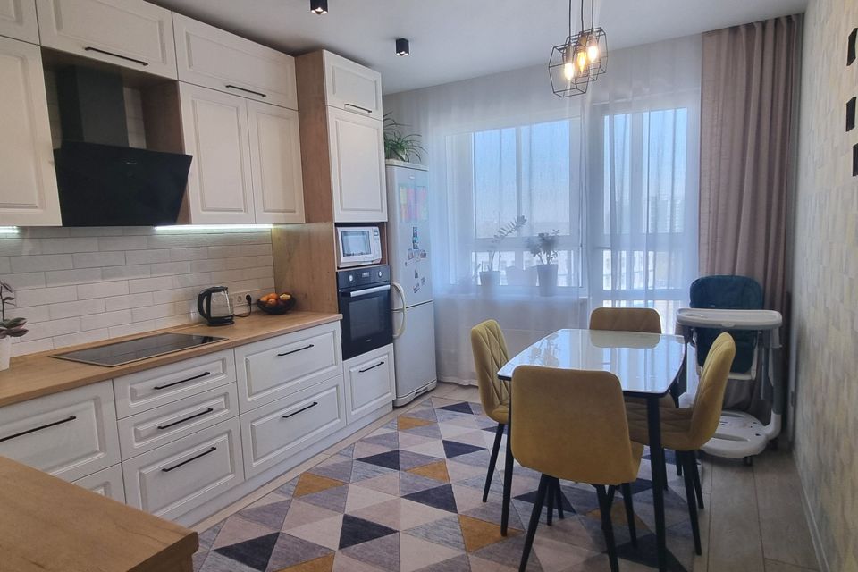 Продаётся 3-комнатная квартира, 82.1 м²