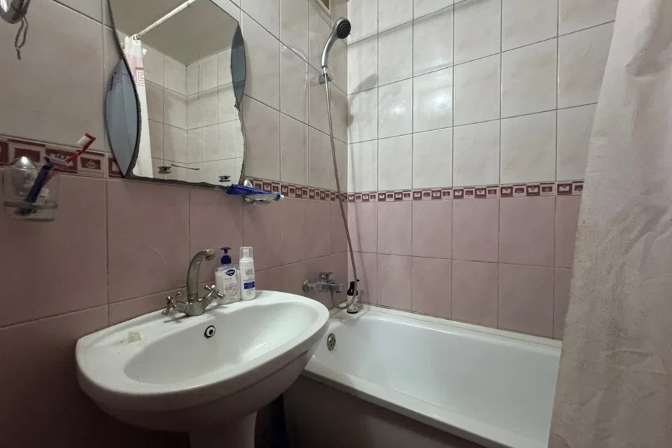 Продаётся 3-комнатная квартира, 69.8 м²