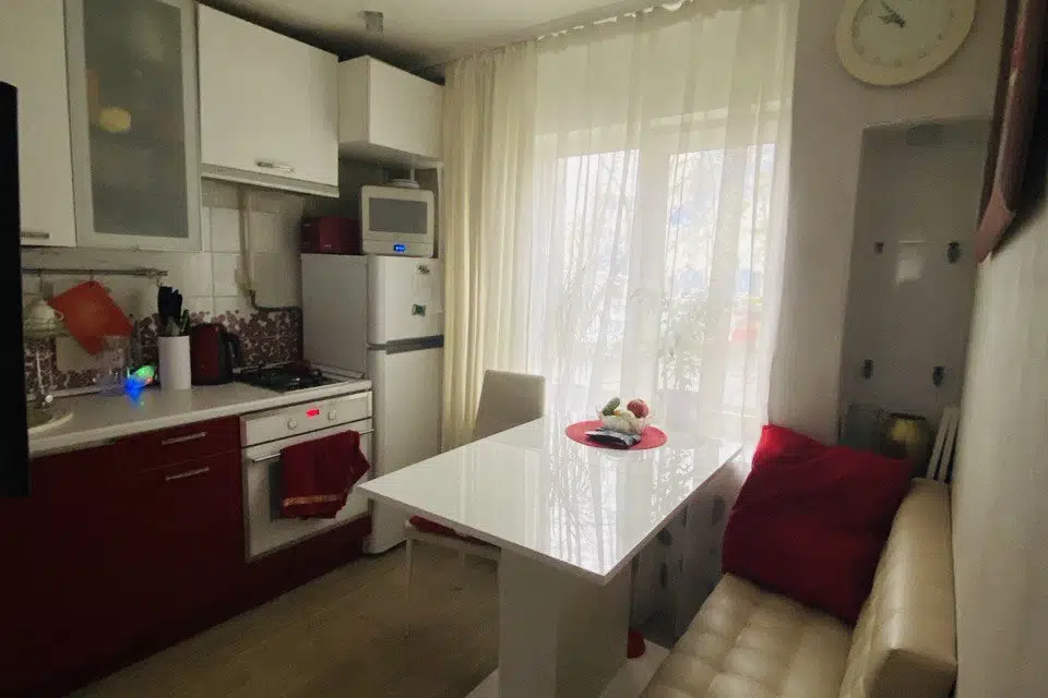Продаётся 4-комнатная квартира, 69.5 м²