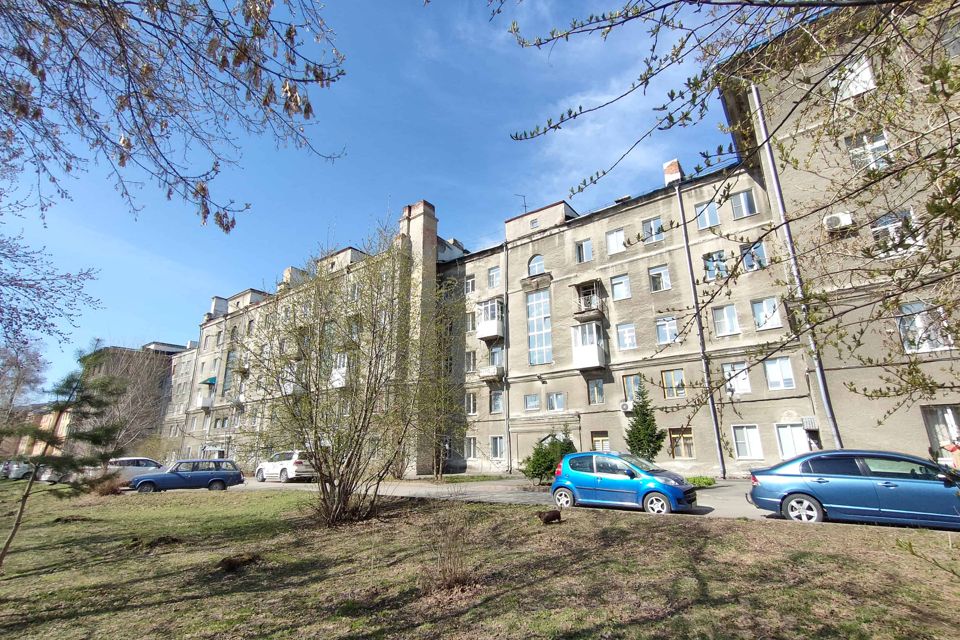 Продаётся 4-комнатная квартира, 100.9 м²
