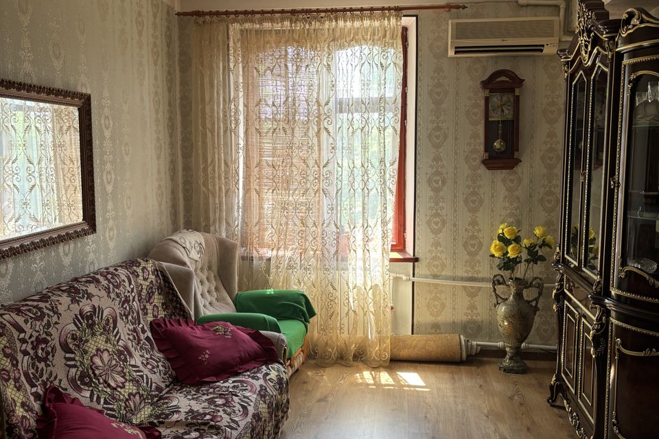 Продаётся 3-комнатная квартира, 636 м²