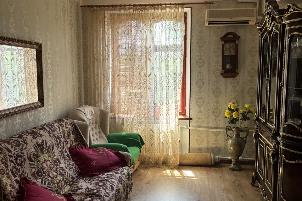 Продаётся 3-комнатная квартира, 636 м²