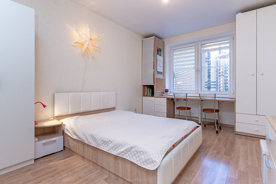Продаётся 2-комнатная квартира, 57.6 м²