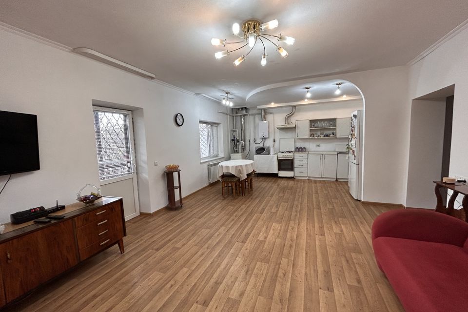 Продаётся 2-этажный дом, 170 м²
