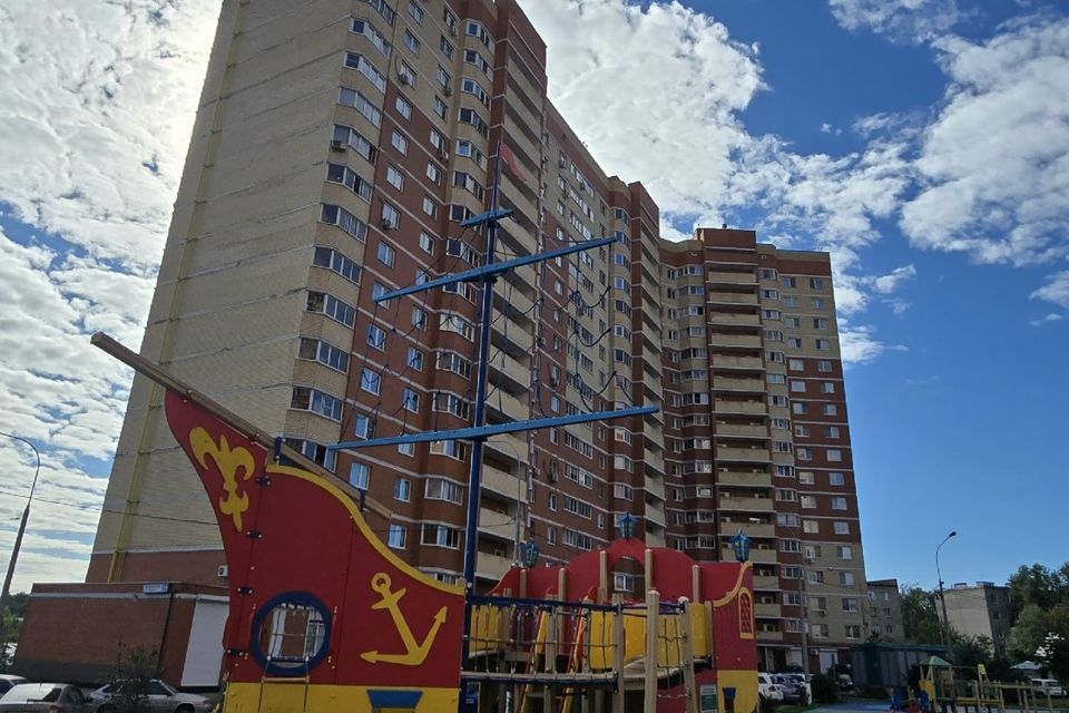Продаётся 2-комнатная квартира, 55.6 м²