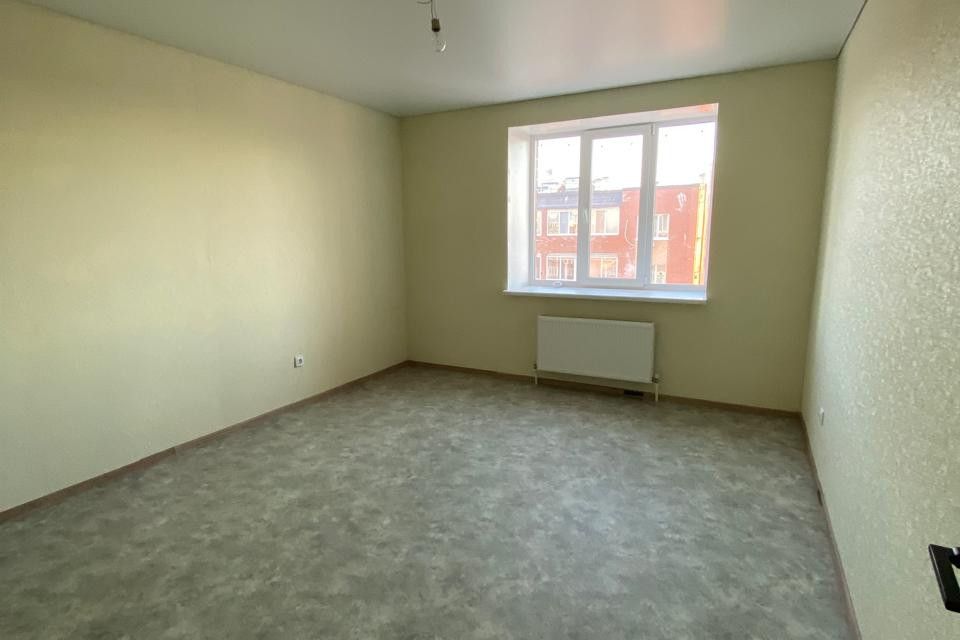 Продаётся 1-комнатная квартира, 42 м²
