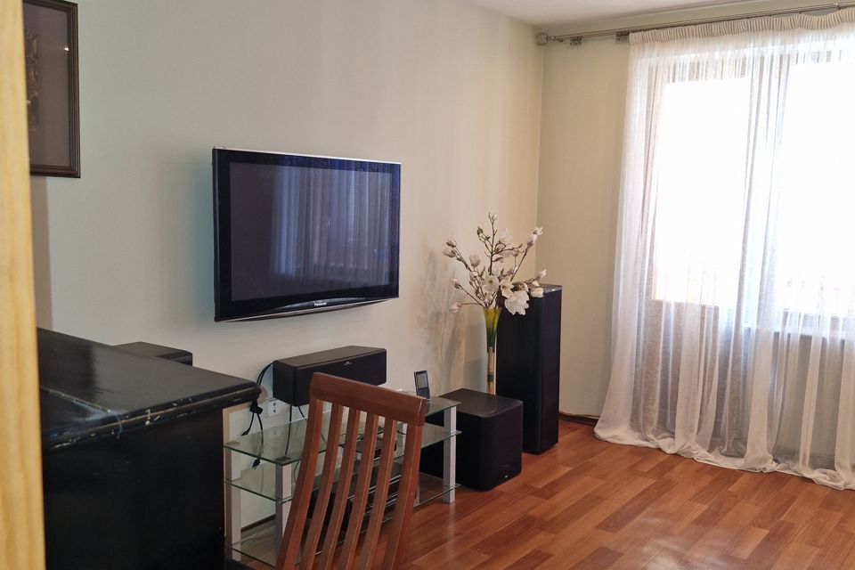 Продаётся 4-комнатная квартира, 76.7 м²