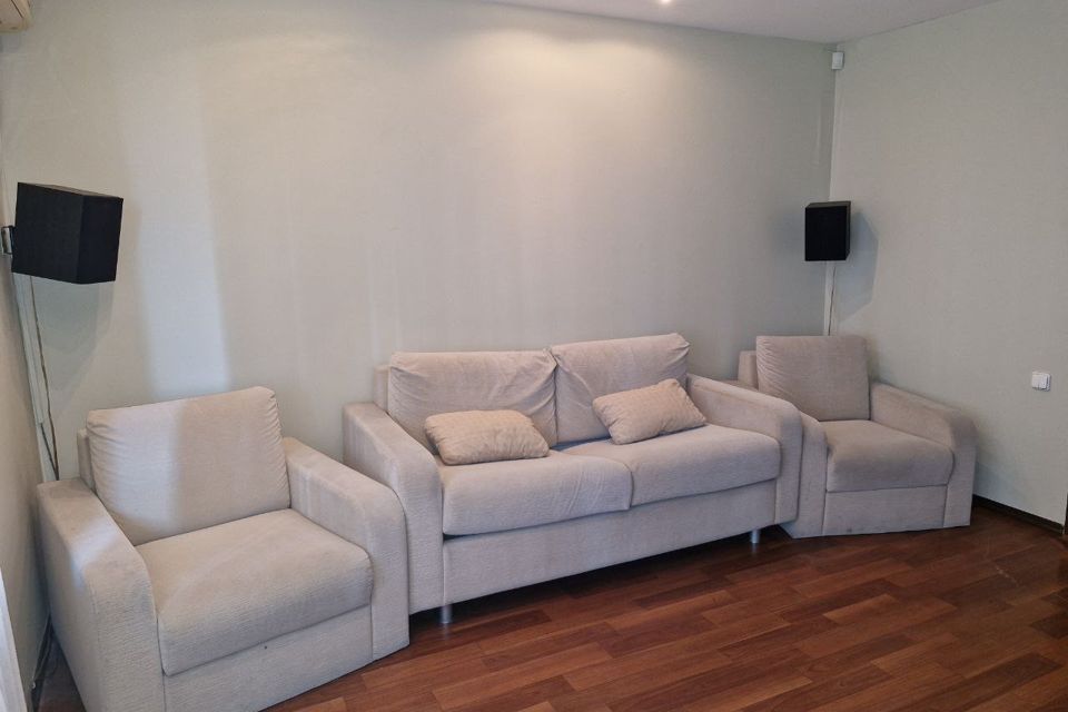 Продаётся 4-комнатная квартира, 76.7 м²