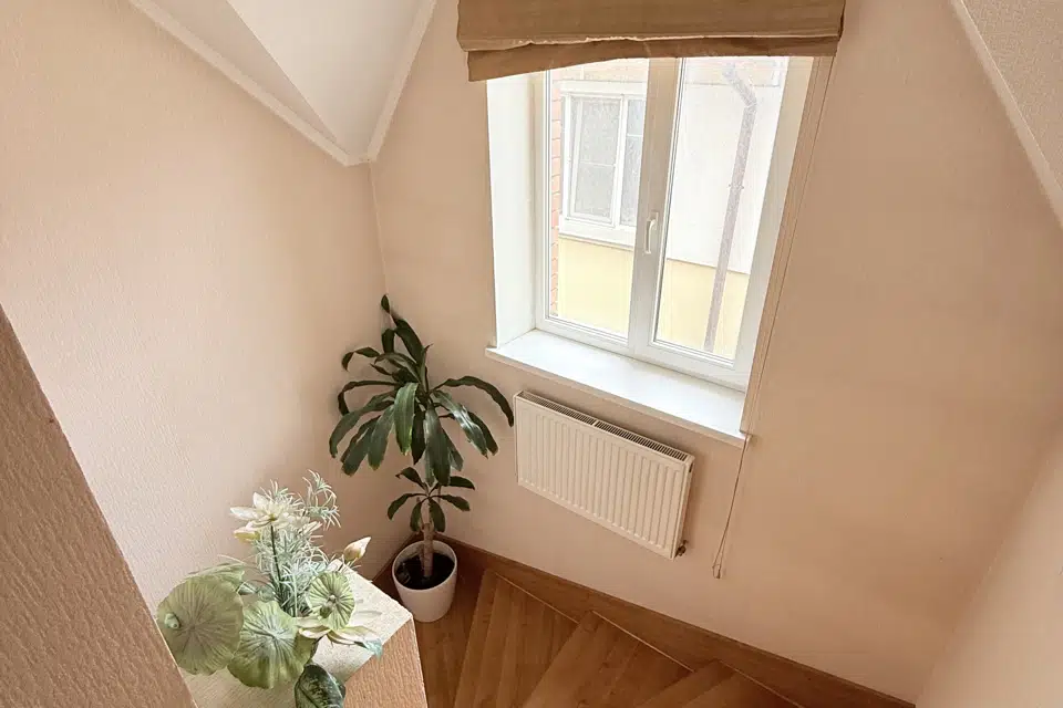 Продаётся 2-этажный дом, 211 м²