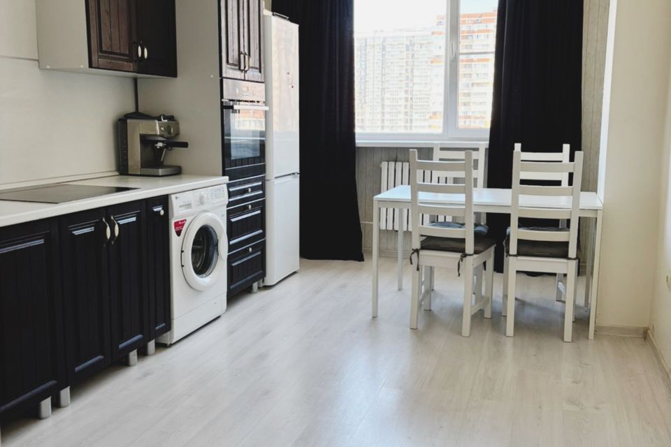 Продаётся 1-комнатная квартира, 43 м²