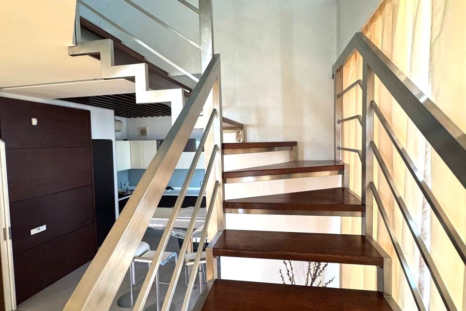 Продаётся 4-комнатная квартира, 147.3 м²