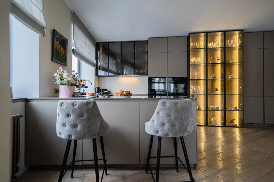 Продаётся 4-комнатная квартира, 187.2 м²